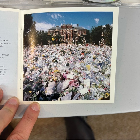Diana Princess of Wales Tribute CD - Picture 8 of 9